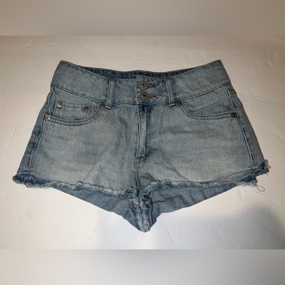 Levi’s High Rise Shorty Short - Picture 2 of 10